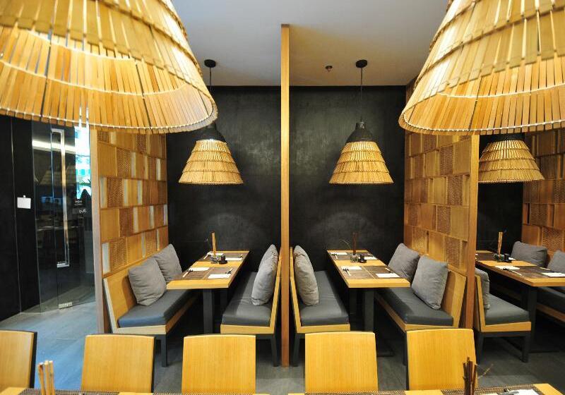 هتل Astoria Plaza