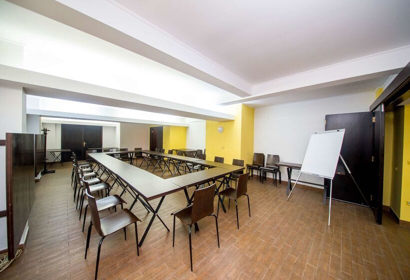 בית מלון כפרי Best Western Central