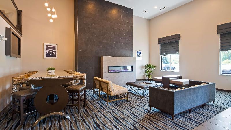 هتل Best Western Plus Flint Airport Inn & Suites
