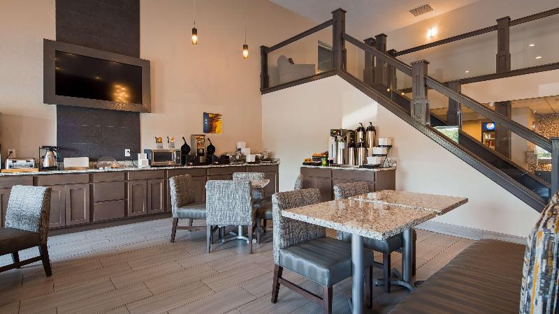 Отель Best Western Plus Flint Airport Inn & Suites