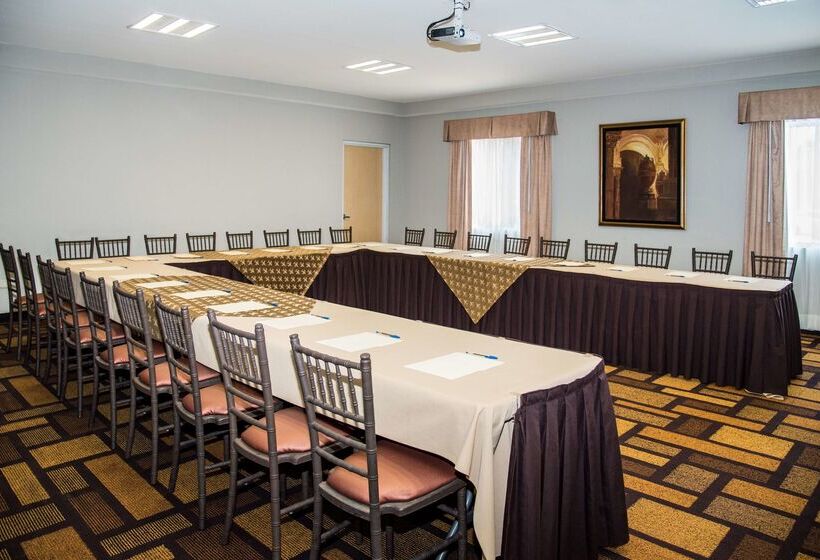 호텔 Best Western Plus Monterrey Airport