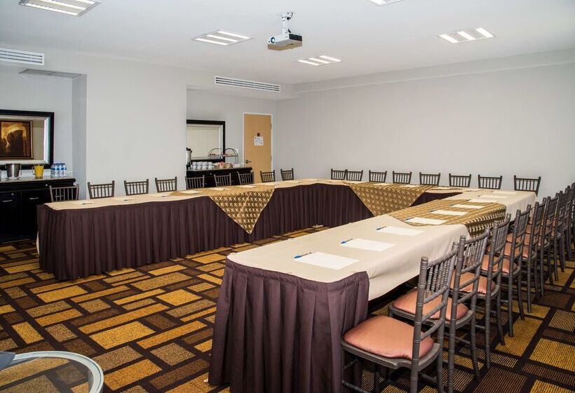 호텔 Best Western Plus Monterrey Airport