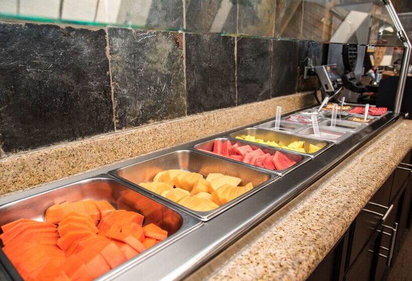 호텔 Best Western Plus Monterrey Airport