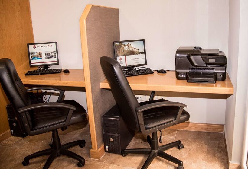 호텔 Best Western Plus Monterrey Airport