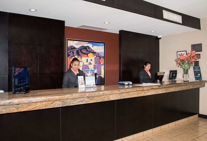 호텔 Best Western Plus Monterrey Airport