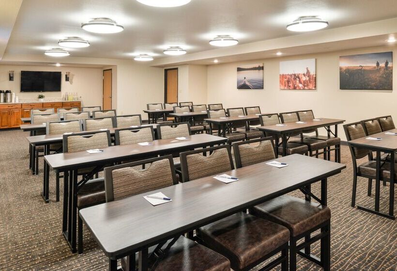 فندق Best Western Plus Sidney Lodge