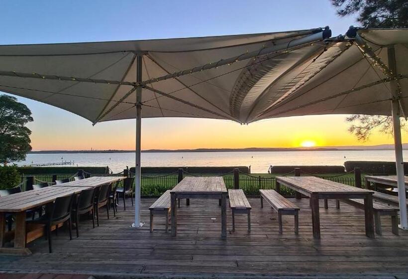 هتل Stay At Raffertys Resort