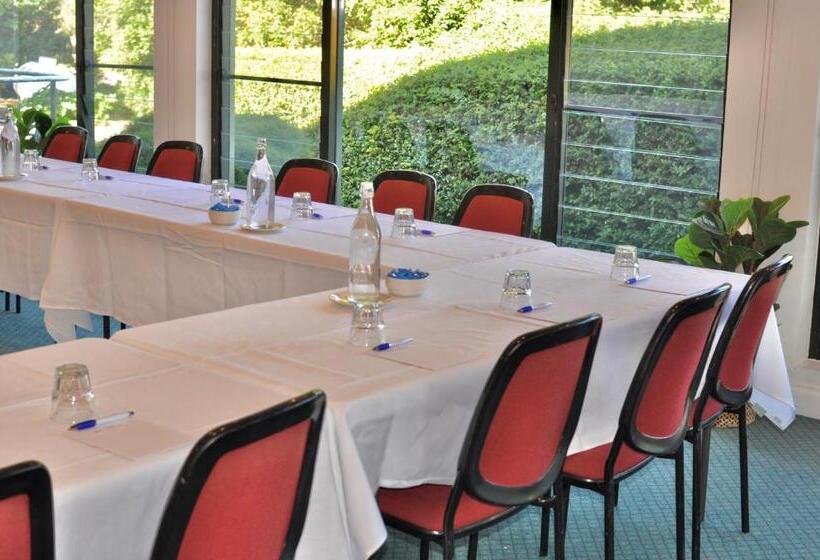 هتل Stay At Raffertys Resort