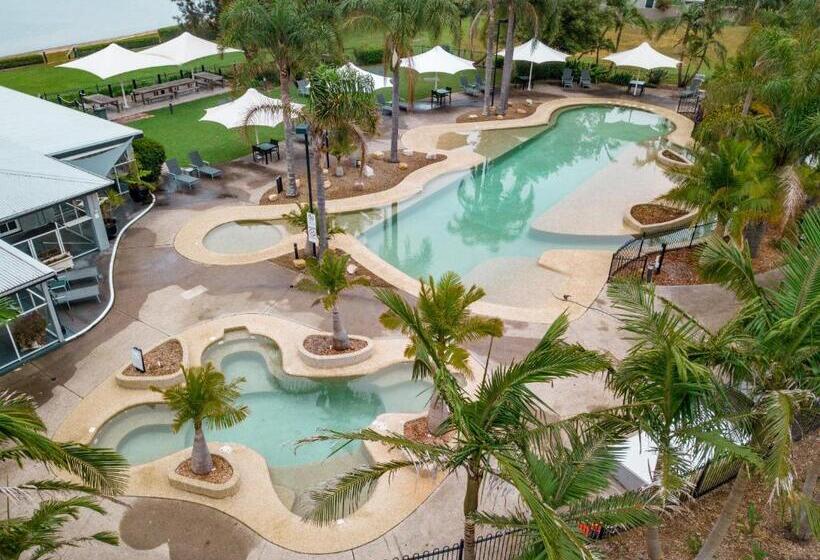 هتل Stay At Raffertys Resort