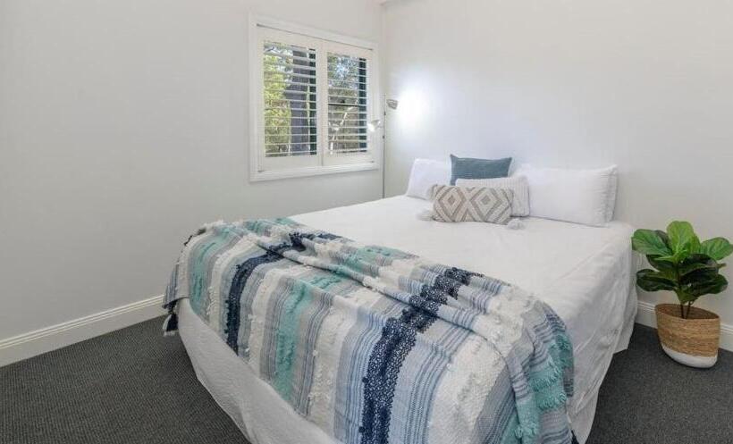 هتل Stay At Raffertys Resort