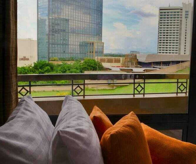 هتل Bsa Tower Serviced Residences