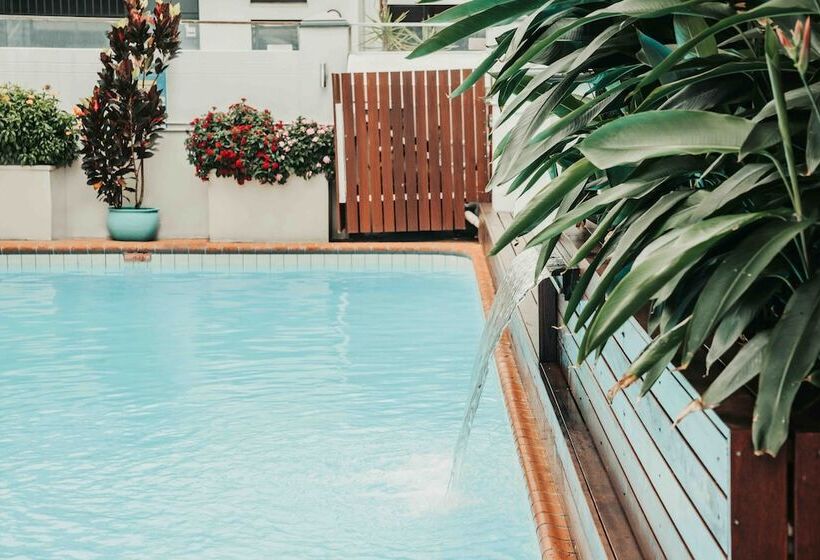 فندق Cairns Queens Court