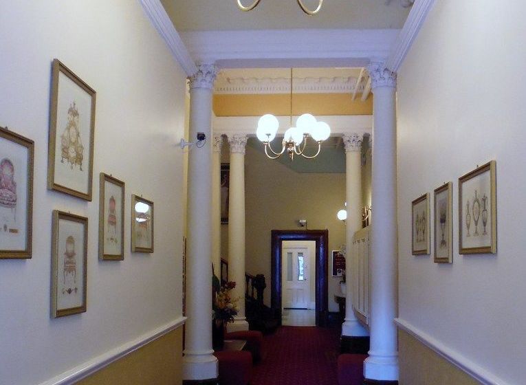 فندق Claremont Guest House