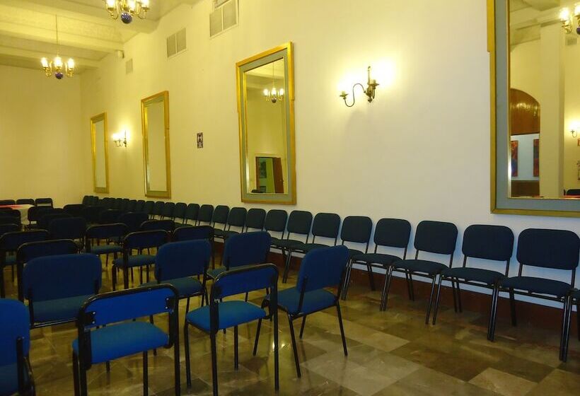 هتل Concierge Plaza Colima