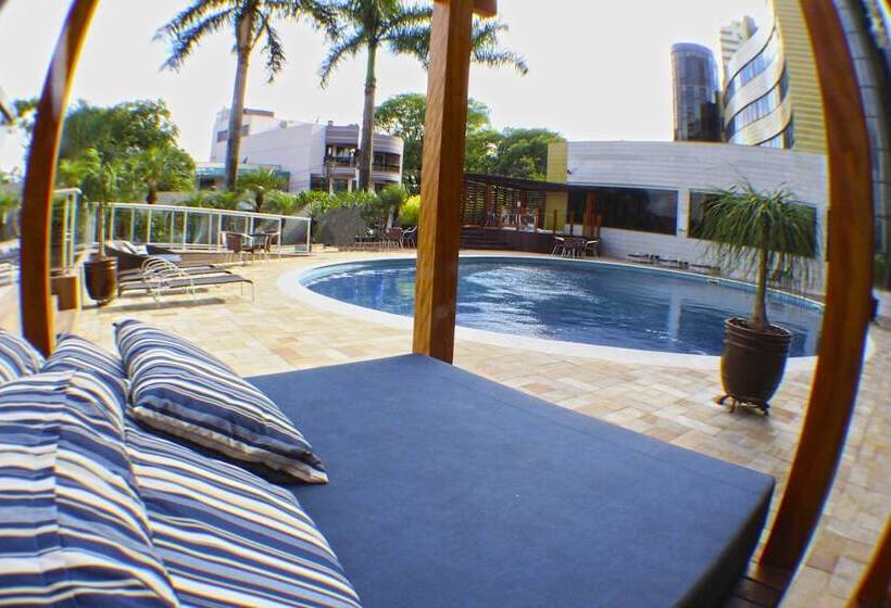 בית מלון כפרי Continental Inn