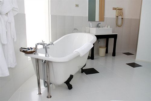 هتل Cordova Reef Village Resort