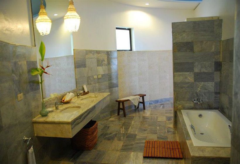 هتل Cordova Reef Village Resort