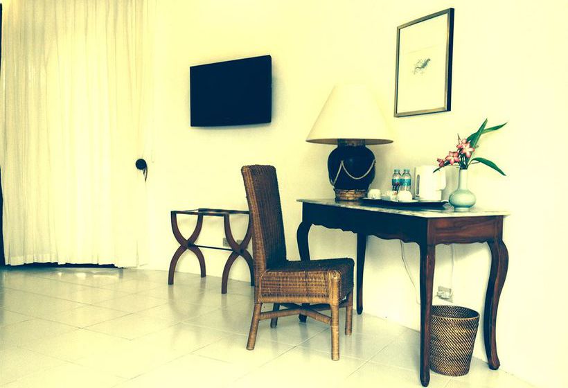 هتل Cordova Reef Village Resort