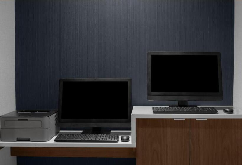 هتل Courtyard Los Angeles Burbank Airport