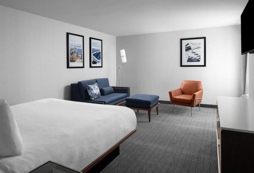 هتل Courtyard Los Angeles Burbank Airport