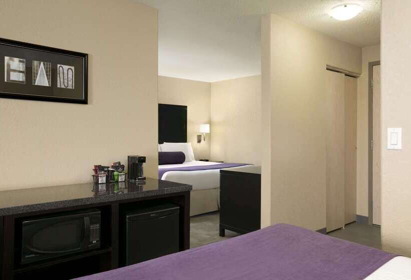 Отель Days Inn By Wyndham Regina