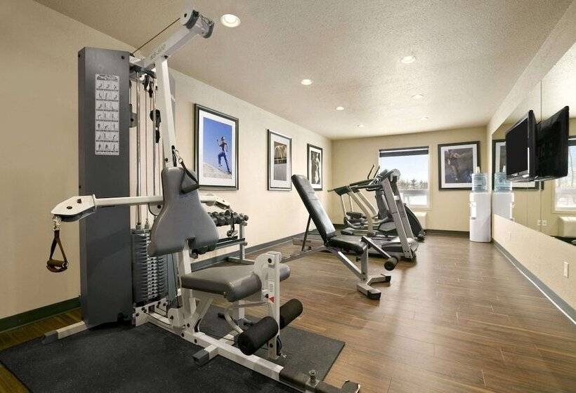 Отель Days Inn By Wyndham Regina