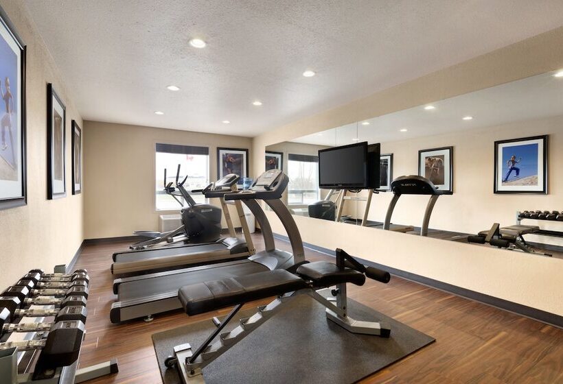 Отель Days Inn By Wyndham Regina