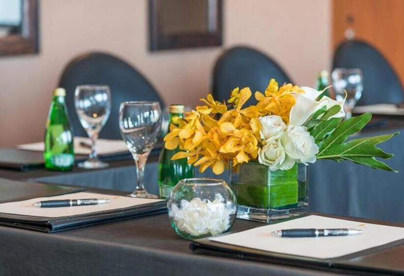 هتل Discovery Suites Manila, Philippines