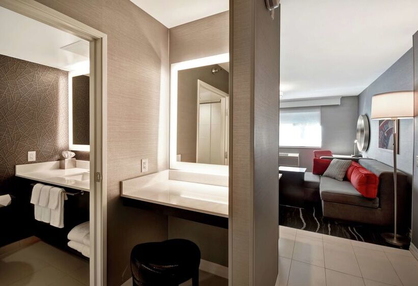 هتل Doubletree By Hilton Deadwood At Cadillac Jack's