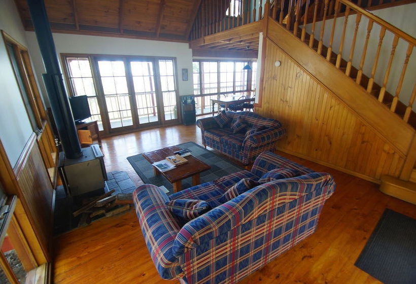 בית מלון כפרי Eaglereach Wilderness Resort