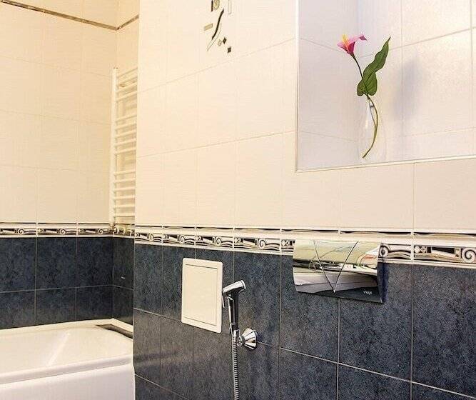 Europe Hotel   Free Underground Parking