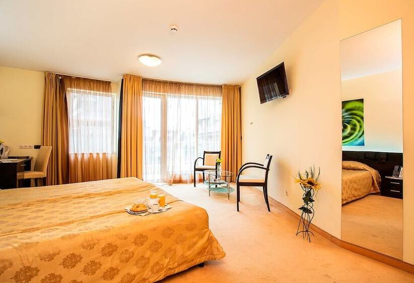 Europe Hotel   Free Underground Parking