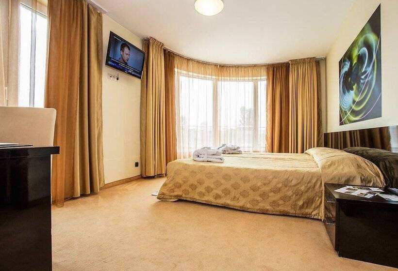 Europe Hotel   Free Underground Parking