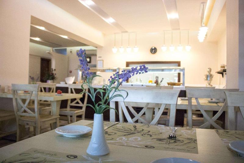 Europe Hotel   Free Underground Parking