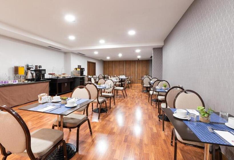 هتل Exe Agora Caceres