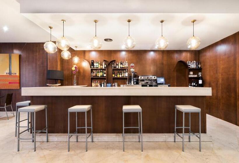 هتل Exe Agora Caceres