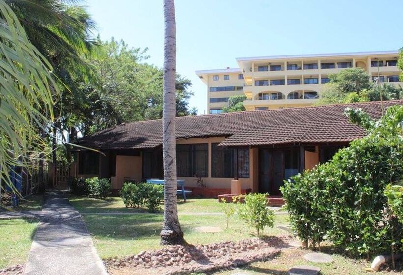 Отель Flamingo Marina Resort