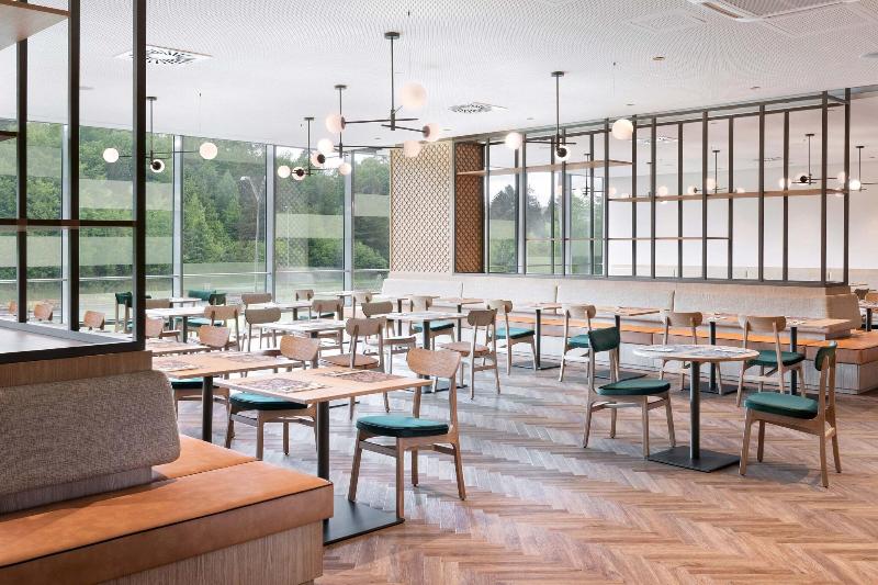 هتل Four Points By Sheraton Ljubljana Mons