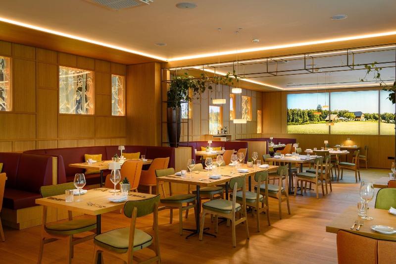 هتل Four Points By Sheraton Ljubljana Mons