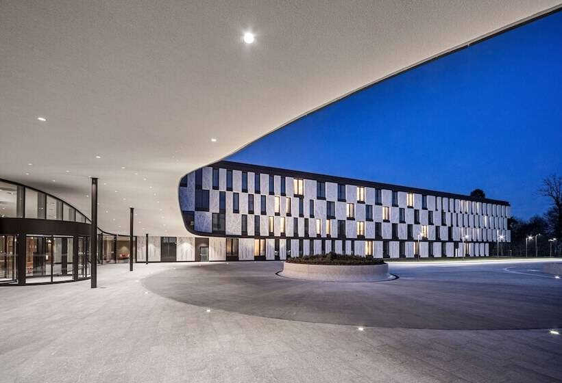 هتل Four Points By Sheraton Ljubljana Mons