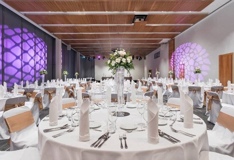 هتل Four Points By Sheraton Ljubljana Mons