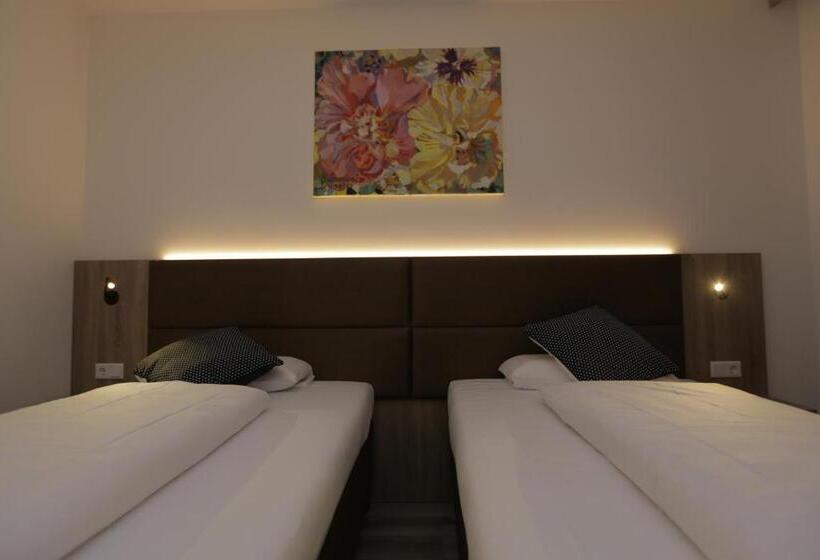 酒店 Galeria Airport