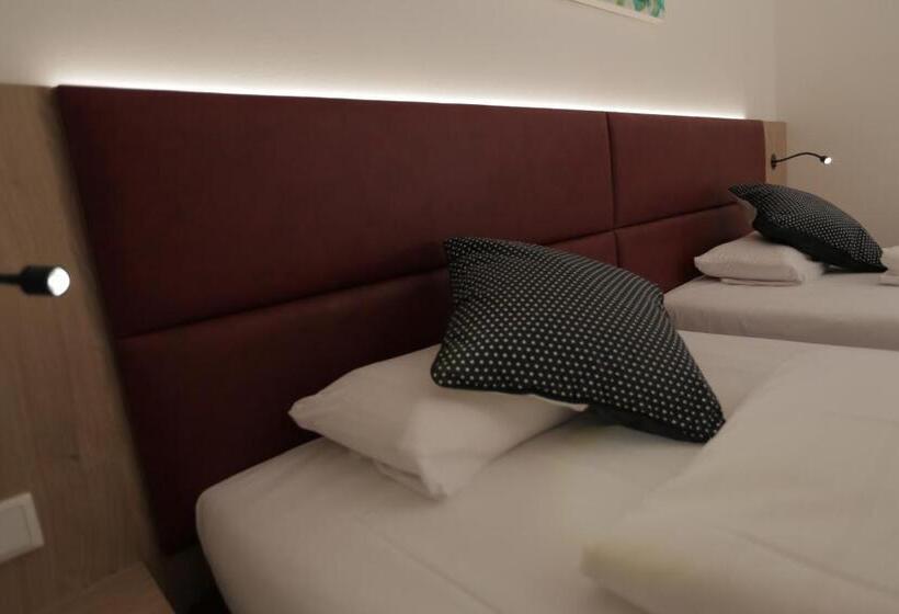 酒店 Galeria Airport