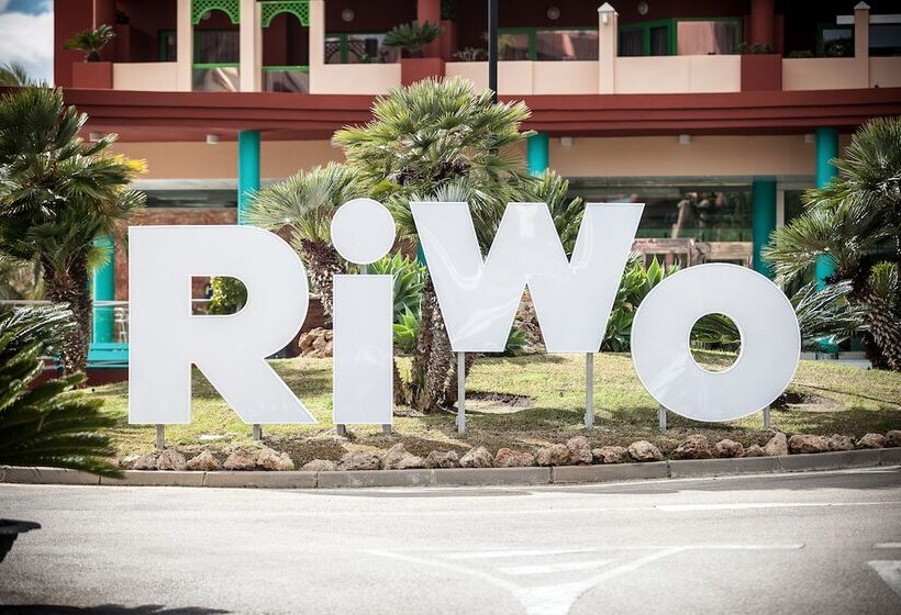 Отель Holiday World Riwo