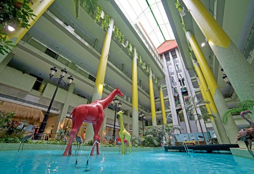 Отель Holiday World Riwo