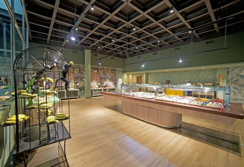 Отель Holiday World Riwo