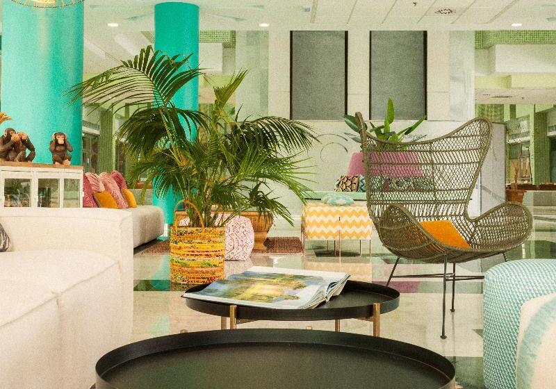 Отель Holiday World Riwo