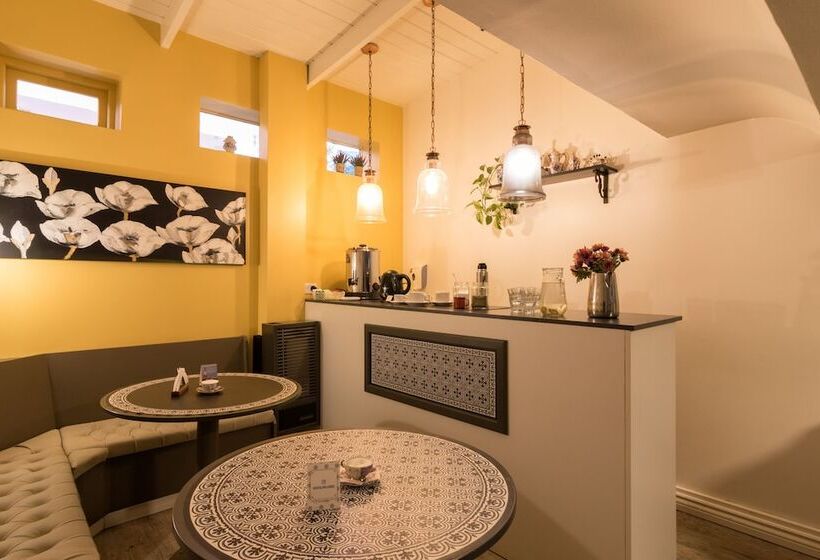 ホテル Hostal Malvinas