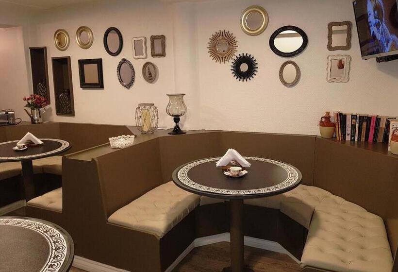 ホテル Hostal Malvinas