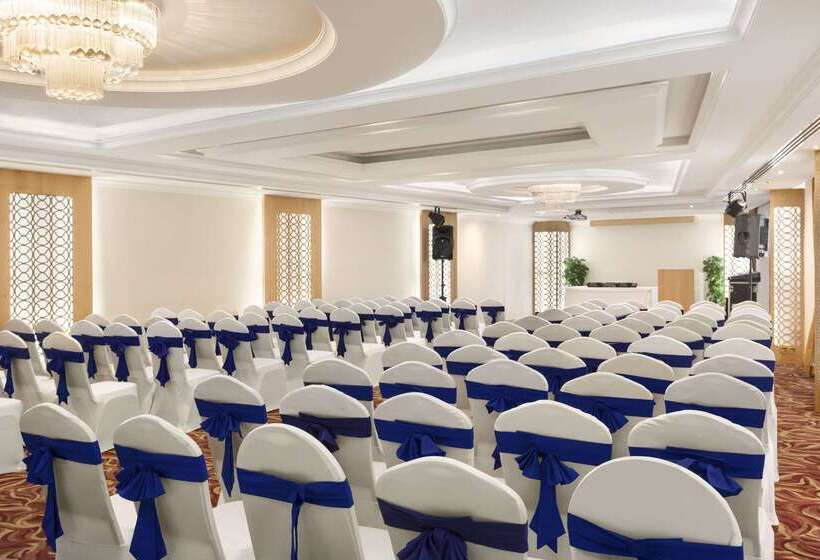 هتل Howard Johnson Bur Dubai